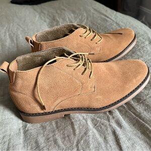 NWOT Bruno Marc Chukka Boots Size 10